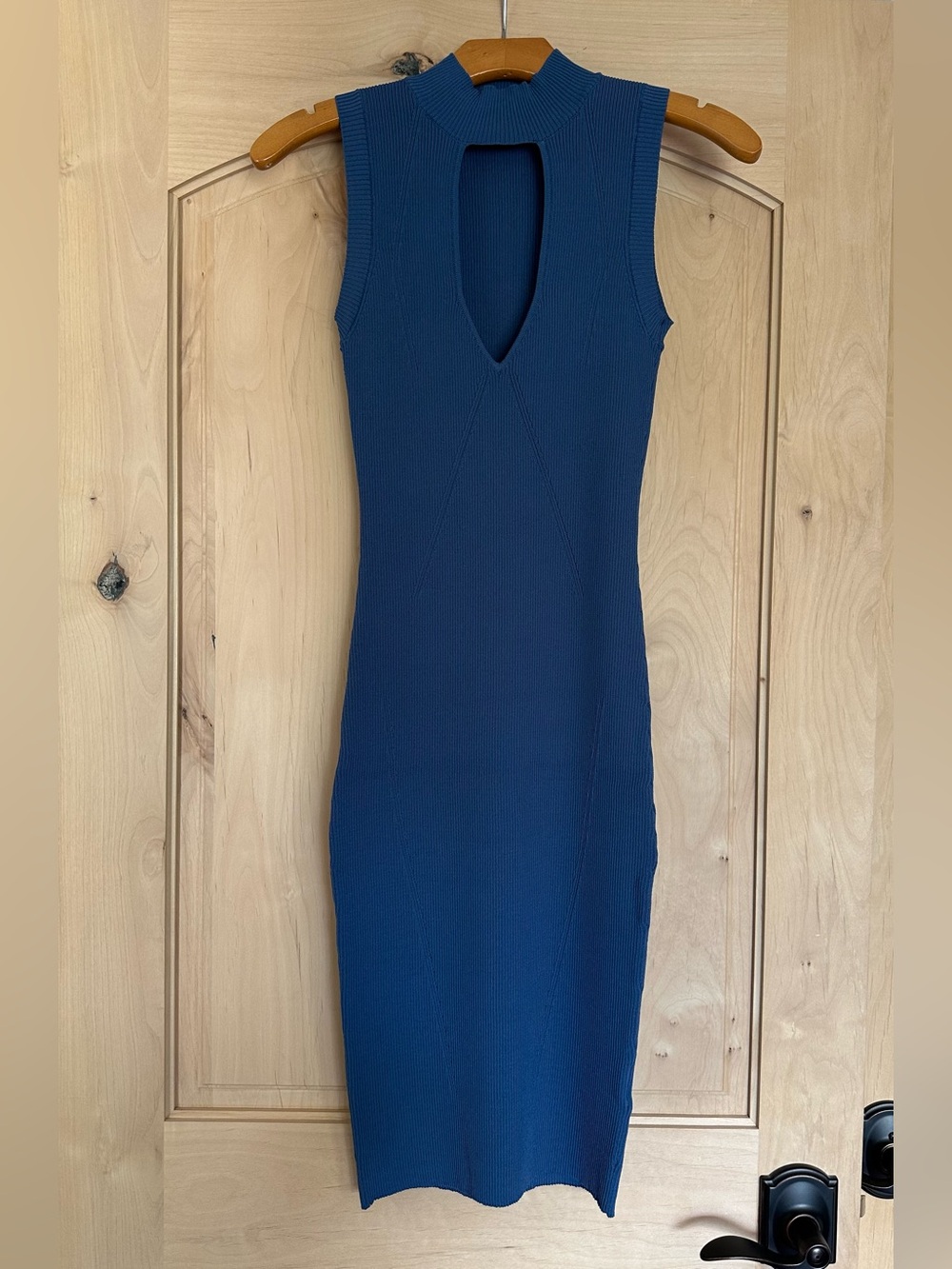 Guess Sleeveless Blue Ribbed Midi Dress with Keyhole V-Neck